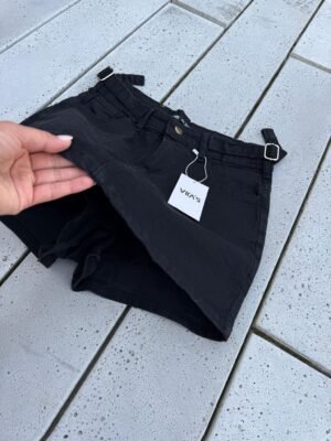 SHORTPOLLERA LISO NEGRO CINTO
