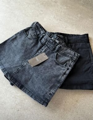 SHORTPOLLERA LISO NEGRO